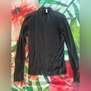 Women's Black Long-Sleeve Mock Neck Ribbed Top